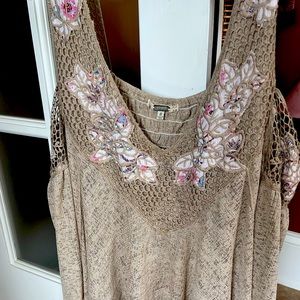 Cold Shoulder Tunic From Buckle